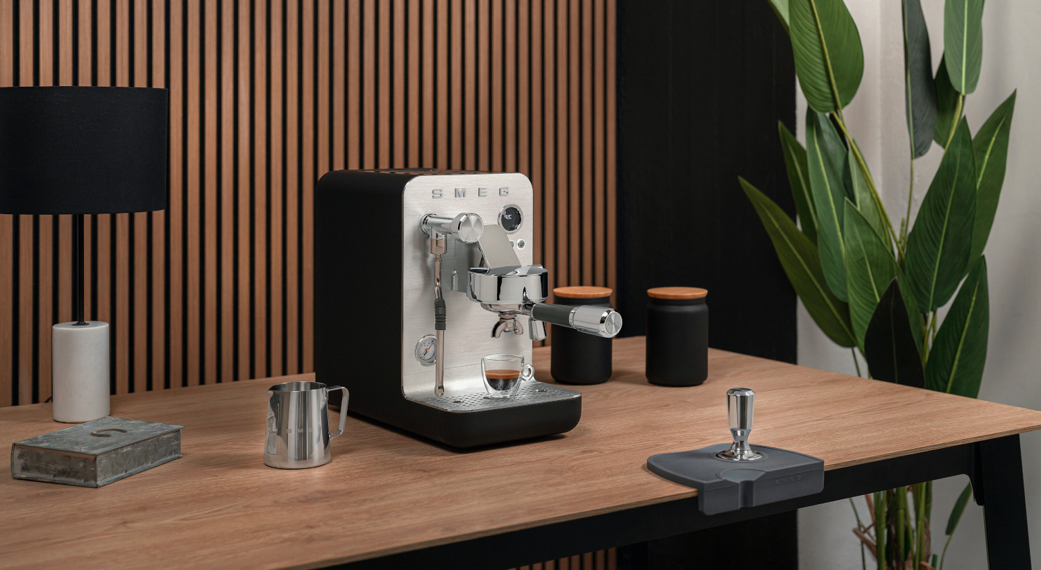Smeg Minipro félprofesszionális kávégép - matt fehér