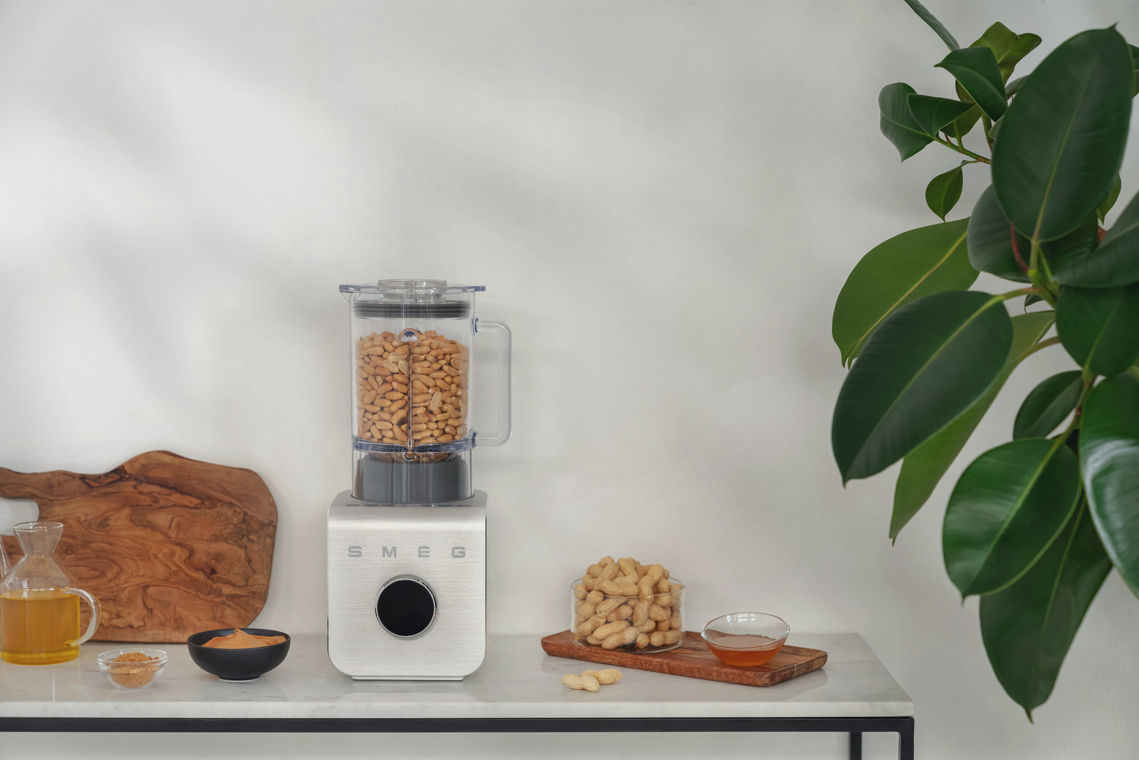 Smeg nagy teljesítményű turmixgép praktikus kiegészítőkkel