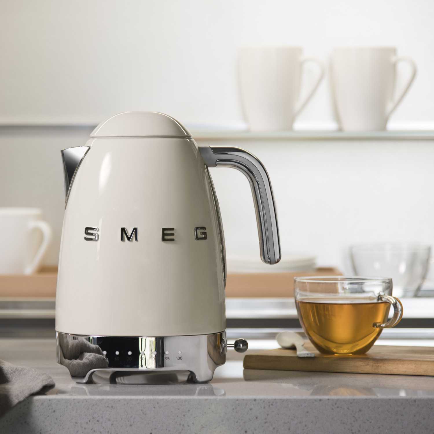Smeg vízforraló állítható vízhőfokkal - bézs