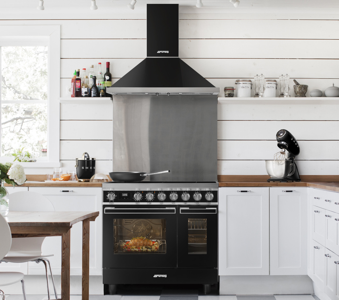Smeg fekete citrusprés, cooker és konyhai robotgép