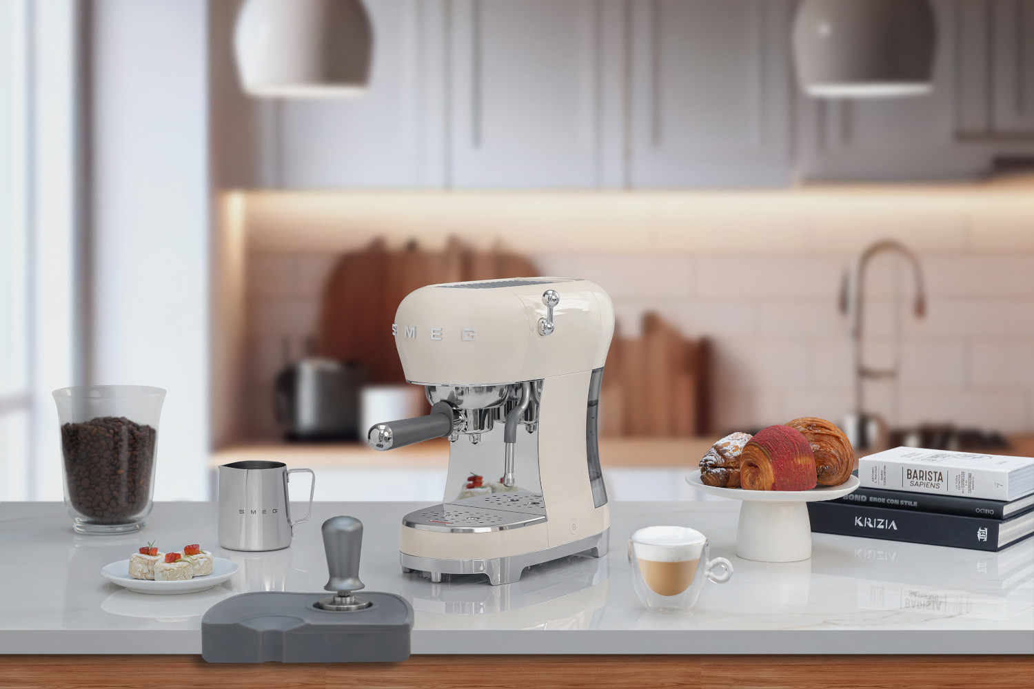 Smeg bézs espesso kávéfőző tejhabosítóval