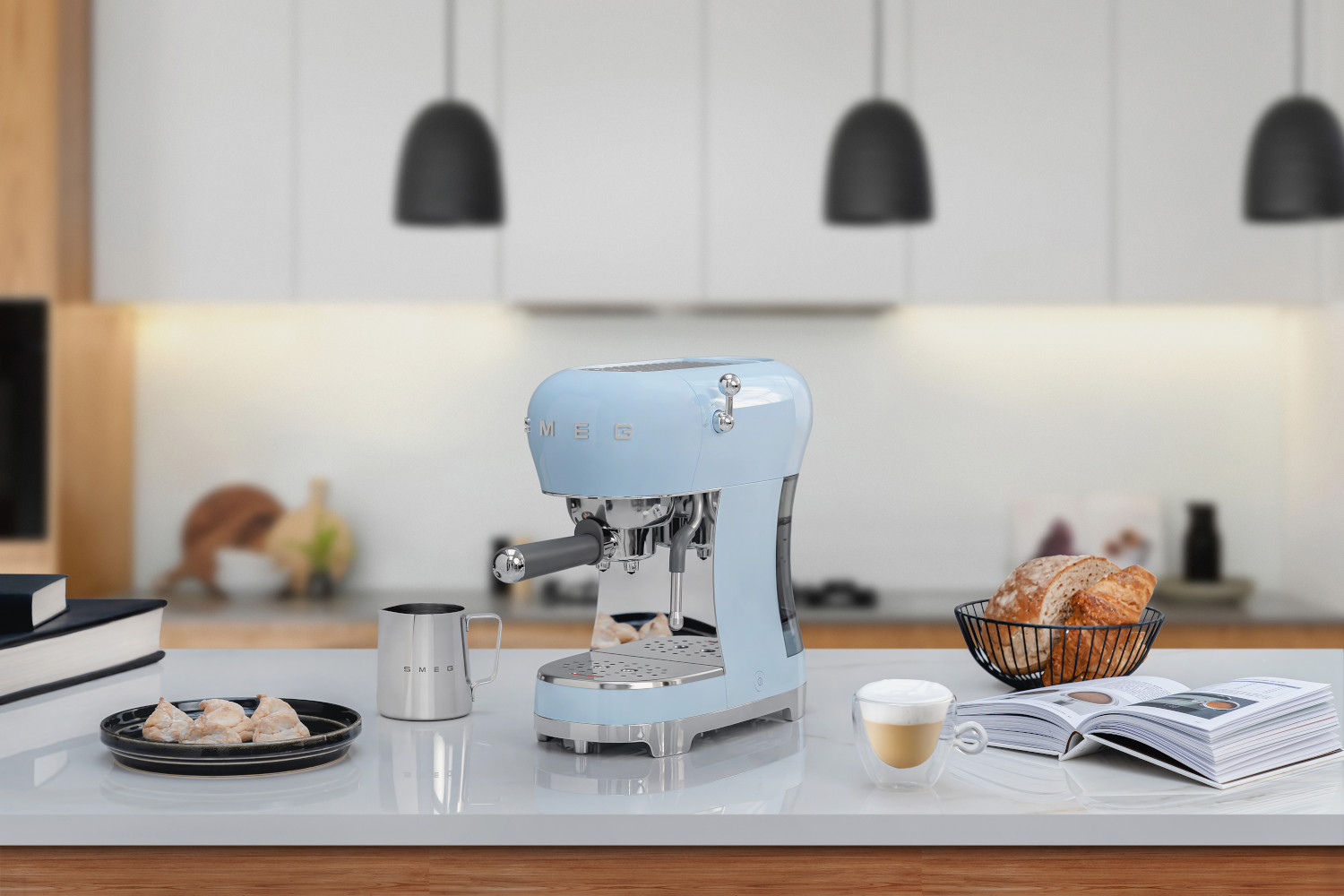 Smeg világoskék espresso kávéfőző tejhabosítóval
