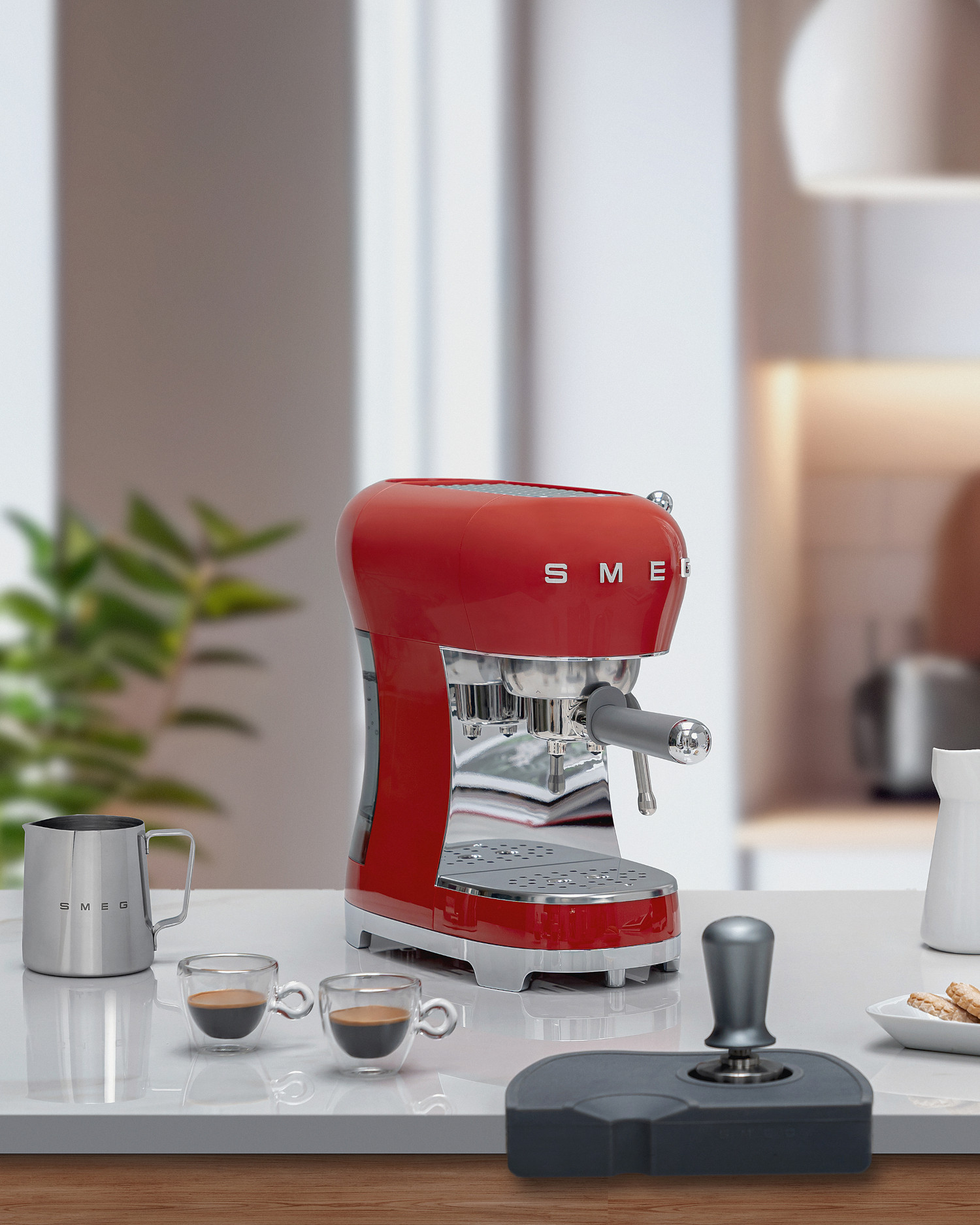Smeg piros espresso kávéfőző tejhabosítóval