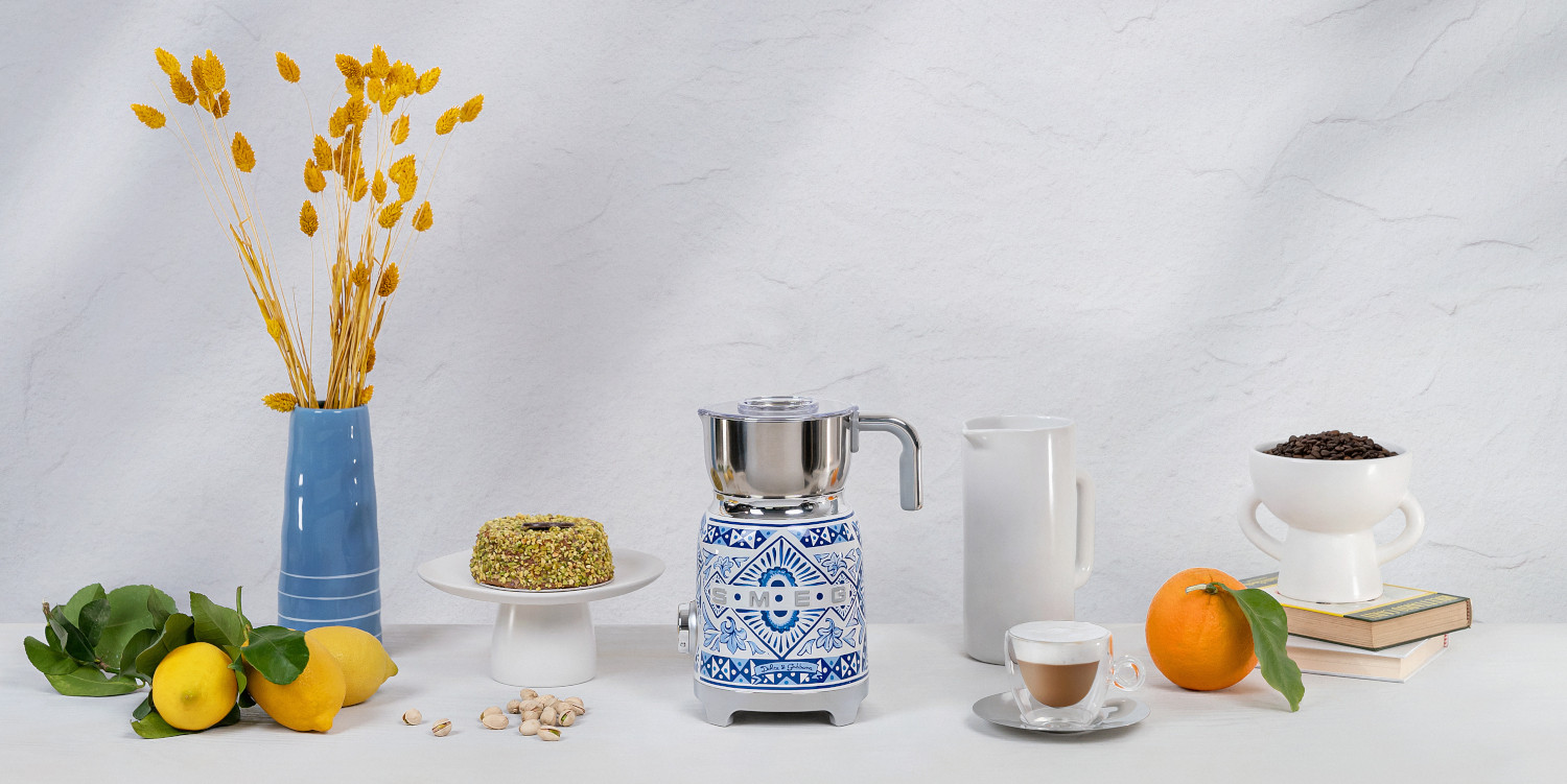 SMEG D&G Blu Mediterraneo multifunkciós tejhabosító