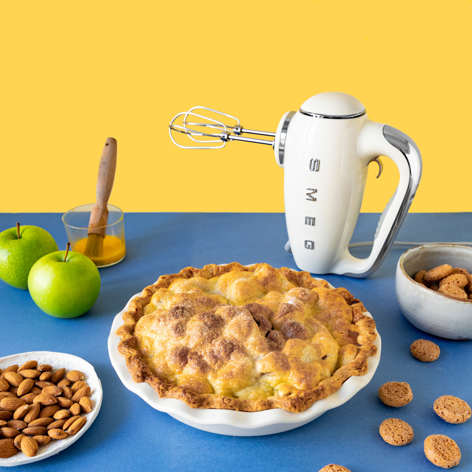Smeg fehér kézi mixer
