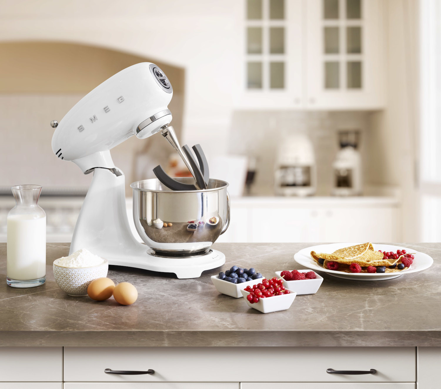 Smeg fehér konyhai robotgép