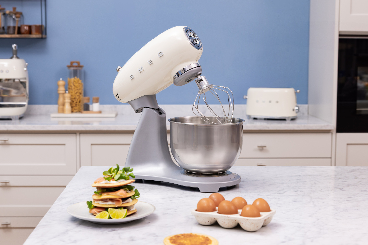 Smeg bézs konyhai robotgép