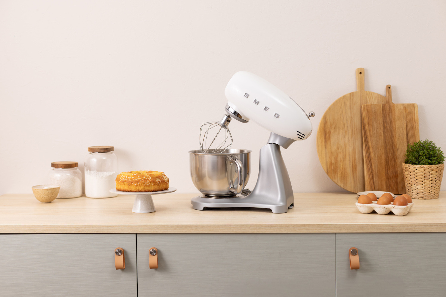 SMEG KONYHAI ROBOTGÉP, 50-es évek retro design, fehér