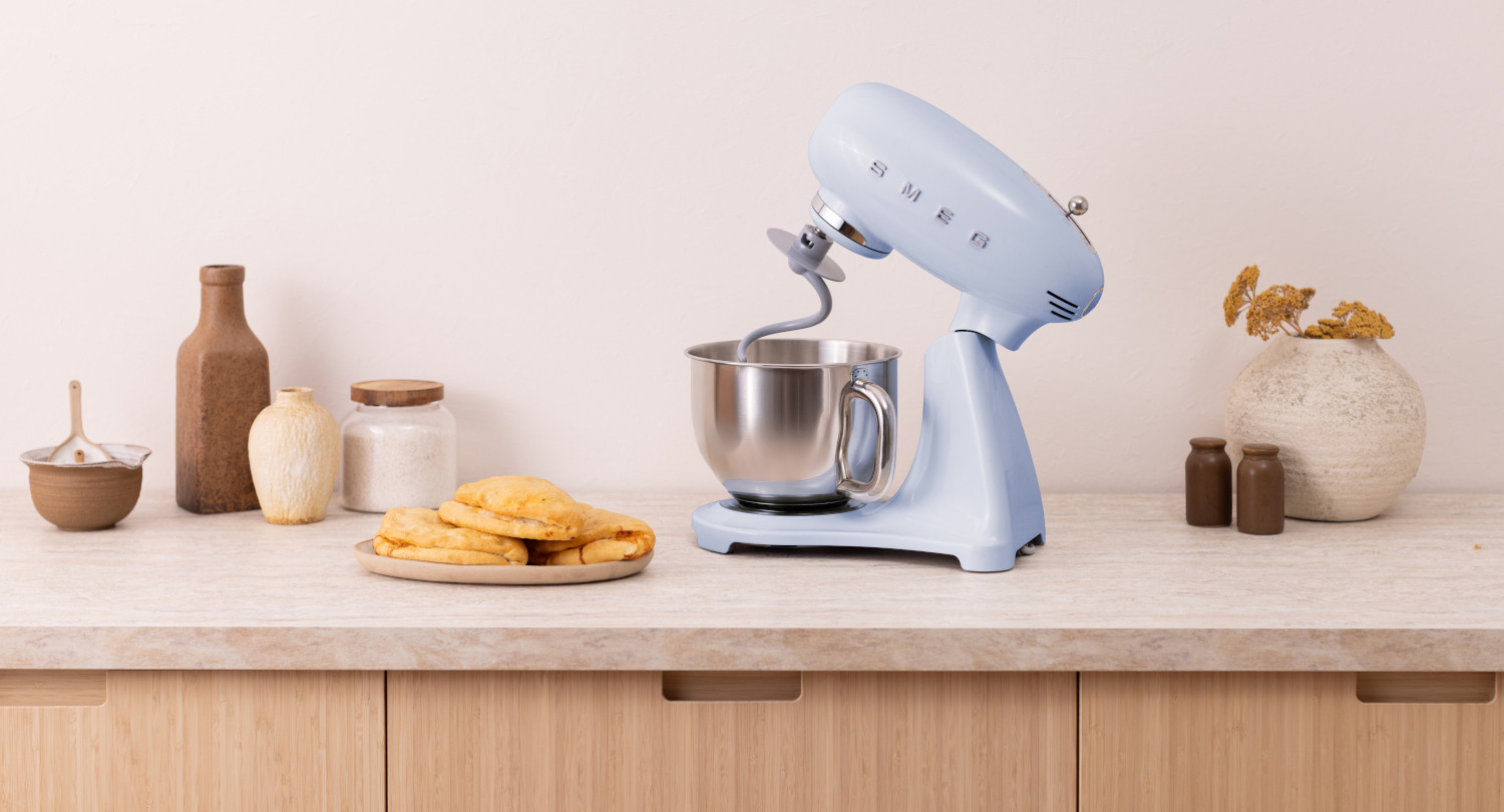 Smeg teljesen színes világoskék konyhai robotgép