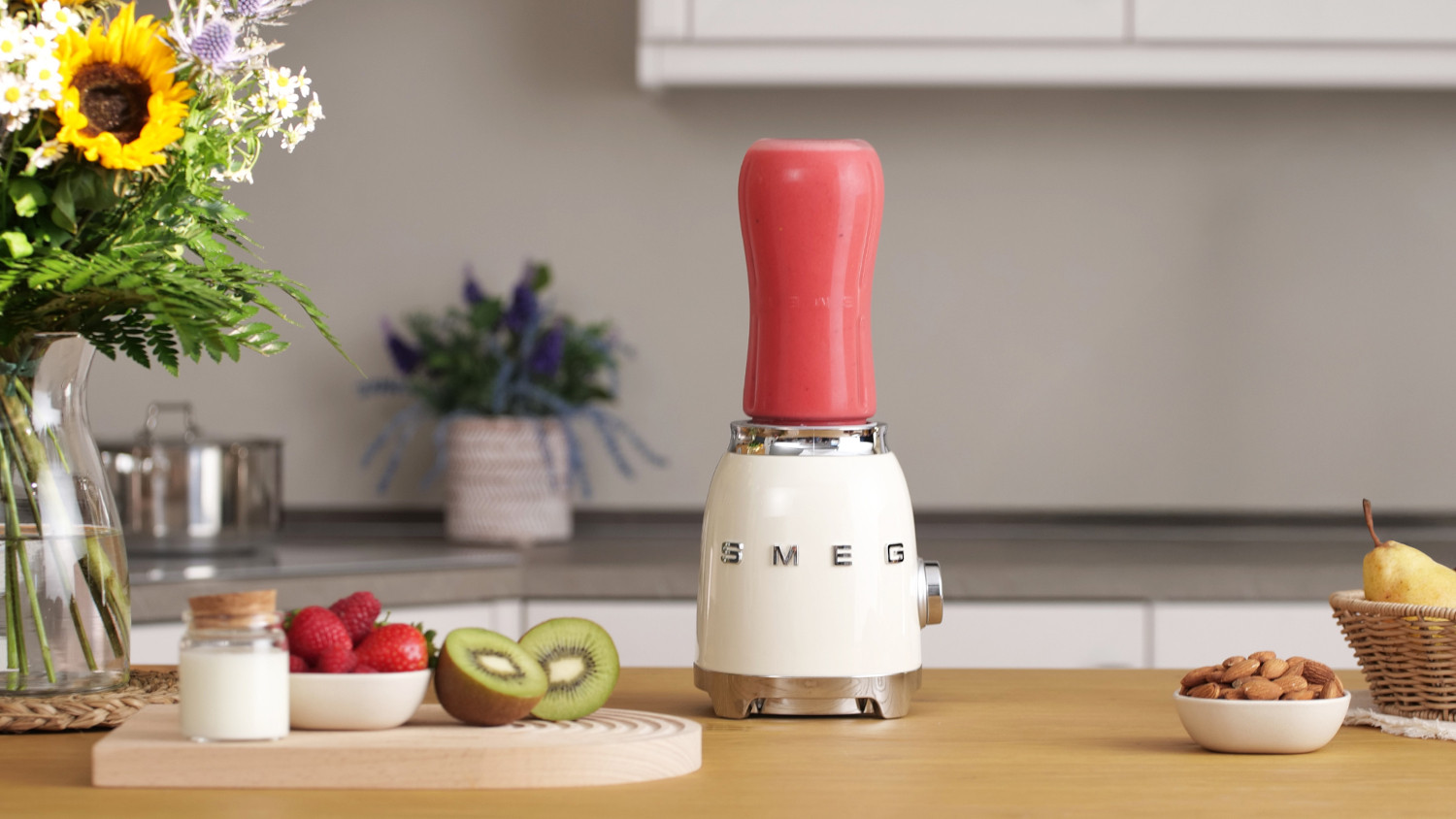 SMEG KOMPAKT TURMIXGÉP, 50-es évek retro design, bézs