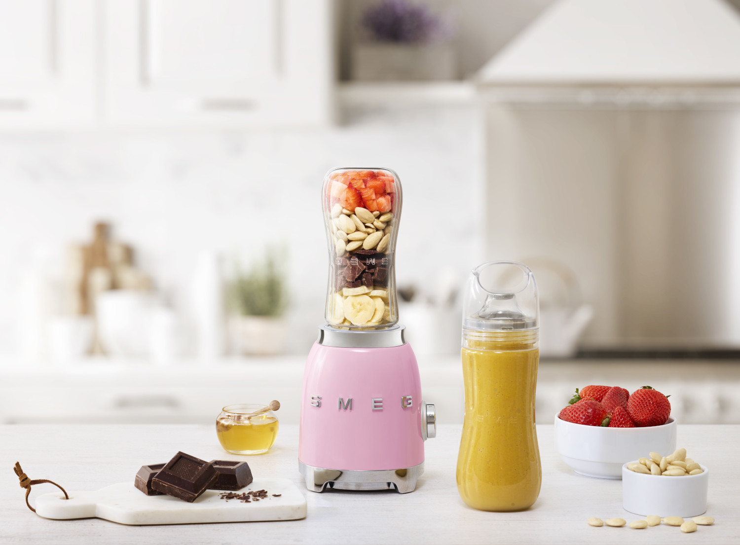 SMEG KOMPAKT TURMIXGÉP EXTRA PALACKKAL, 50-es évek retro design, rózsaszín