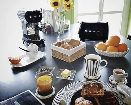 Smeg fekete kenyérpirító és espresso kávéfőző