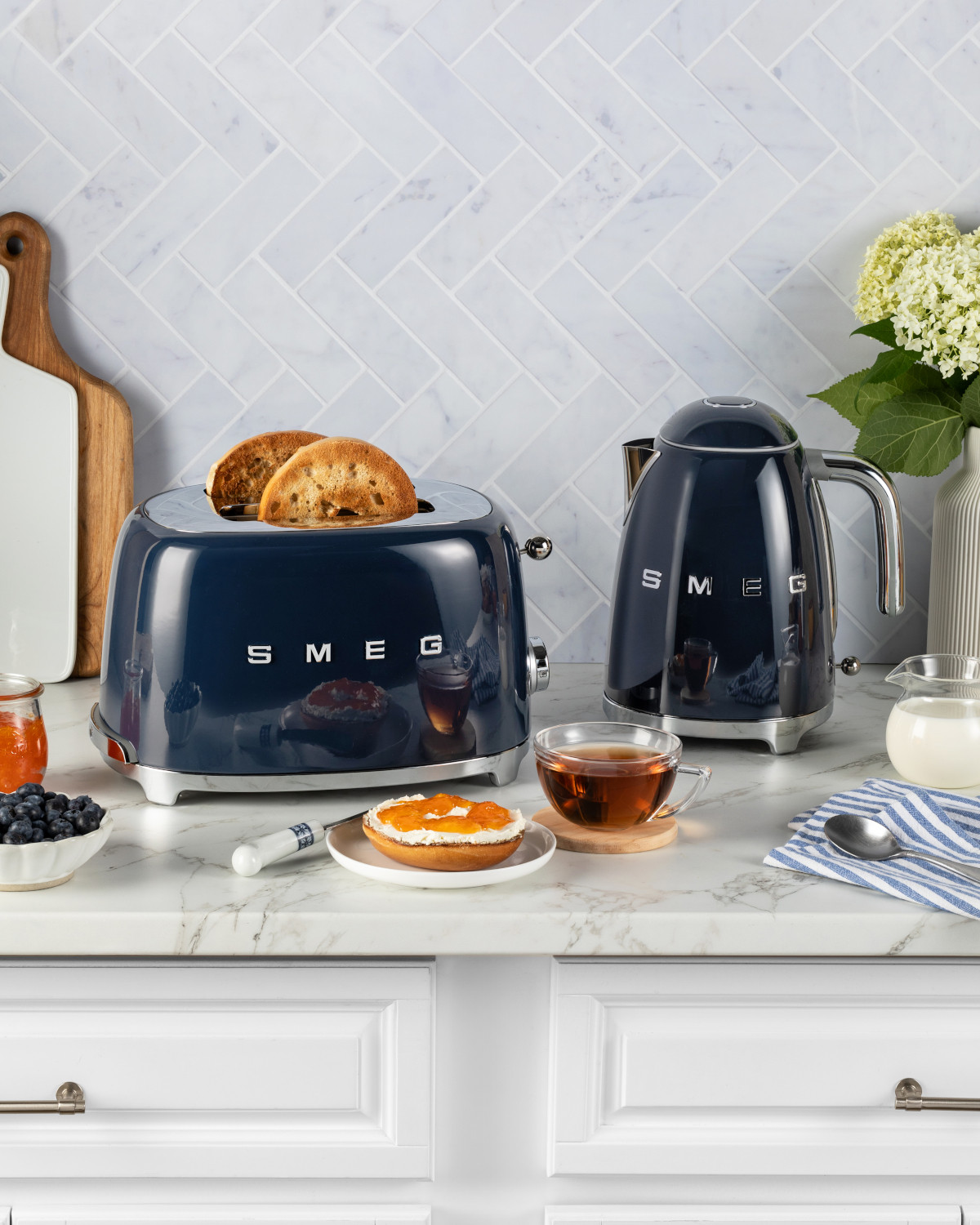 Smeg tengerészkék reggeliző szett