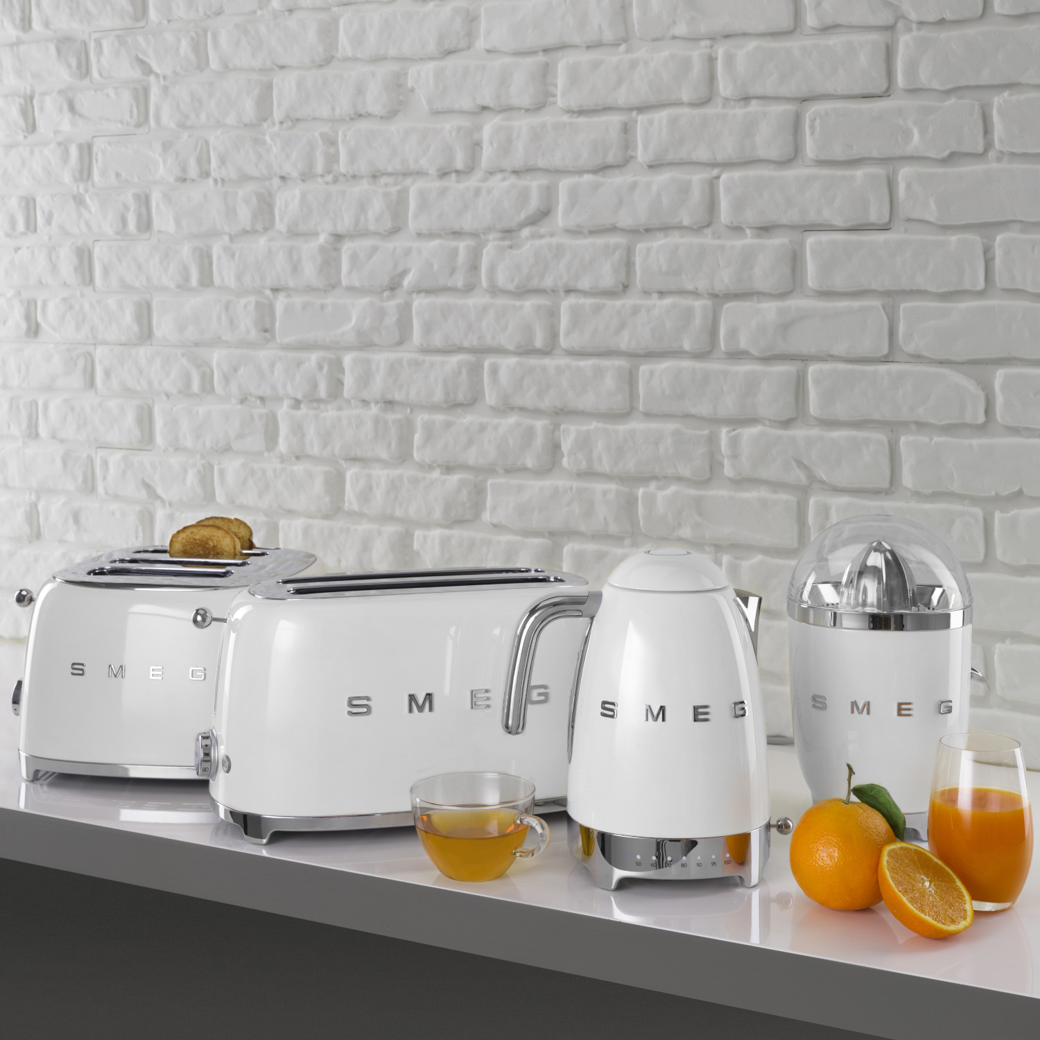 Smeg fehér reggeliző szett